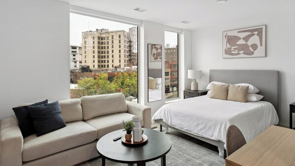 Desk, iron/ironing board, WiFi, bed sheets