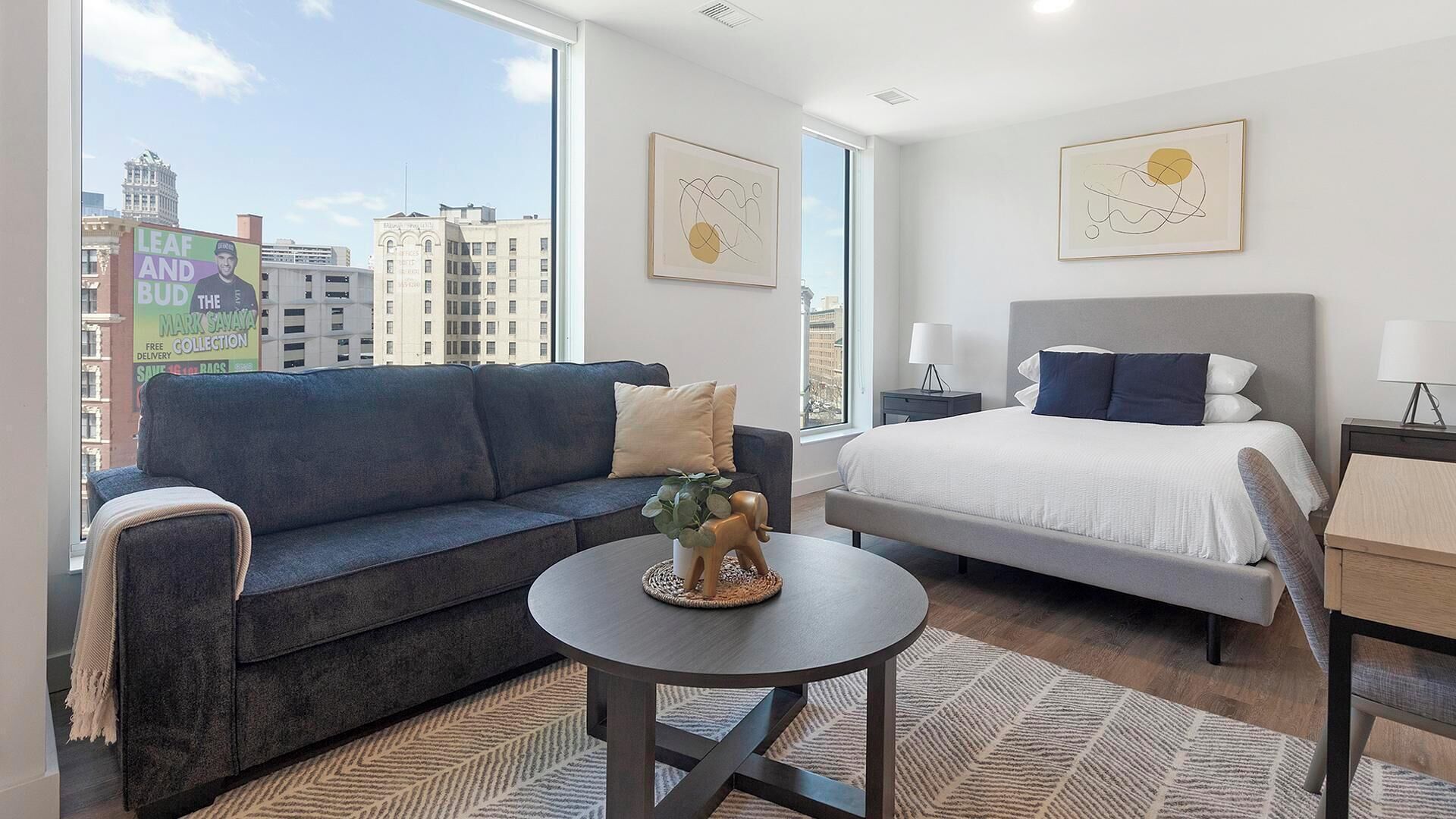 Desk, iron/ironing board, WiFi, bed sheets