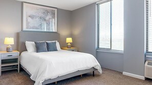 1 bedroom, desk, iron/ironing board, WiFi - Landing | Beautiful 1BD, Gym, Pool (Fort Wayne)