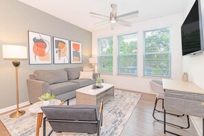 Smart TV - Landing | Modern 1BD, Clubhouse, Pool (Jacksonville)