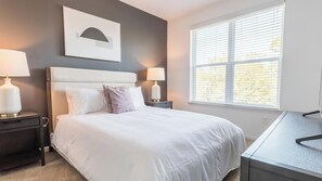 1 soverom, skrivebord, strykejern/-brett og wi-fi