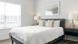 2 bedrooms, desk, iron/ironing board, WiFi