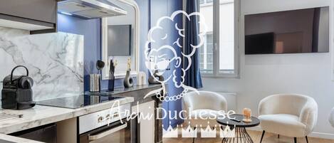 Fridge, microwave, oven, coffee/tea maker