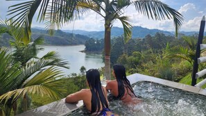 Outdoor spa tub - Resting paradise in El Peñol with a Hot Tub (Peñol)