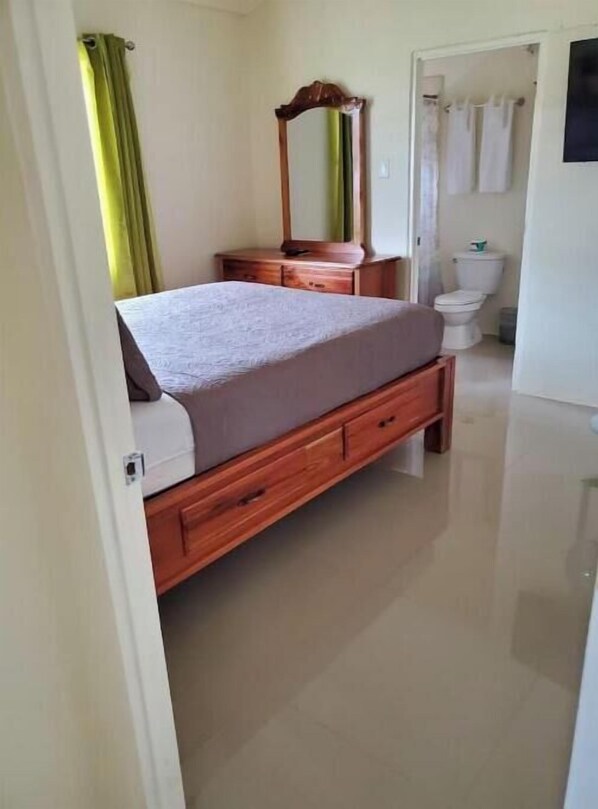 2 bedrooms, iron/ironing board, WiFi, bed sheets