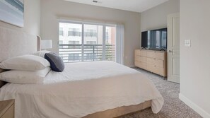 2 Schlafzimmer, Schreibtisch, Bügeleisen/Bügelbrett, WLAN