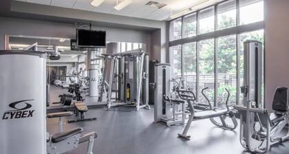 Landing | Modern 1BD, Clubhouse, Courtyard