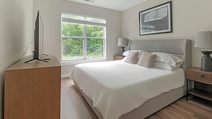 1 bedroom, desk, iron/ironing board, WiFi