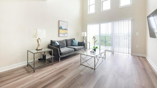 Landing | Stylish 1BD, Courtyard, Clubhouse