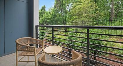 Landing | Beautiful 1BD, Courtyard, Pool