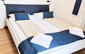 2 bedrooms, iron/ironing board, free WiFi - Stunning home in Slivno (Slivno)
