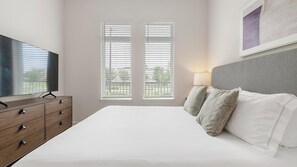1 bedroom, desk, iron/ironing board, WiFi