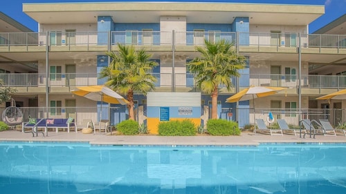 Landing | Stylish 1BD, Game Room, Courtyard