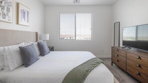 1 bedroom, desk, iron/ironing board, WiFi