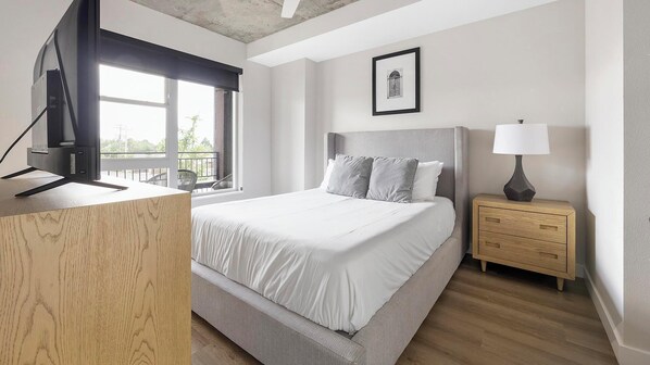 1 habitación, escritorio, tabla de planchar con plancha y wifi