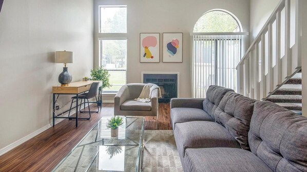 Smart TV - Landing | Spectacular 2BD, Gym, Clubhouse (Memphis)