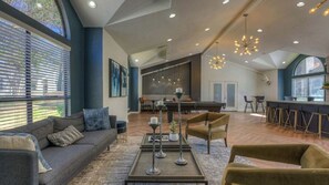 Smart TV - Landing | Beautiful 2BD, Gym, Pool (Memphis)