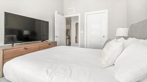 1 bedroom, desk, iron/ironing board, WiFi