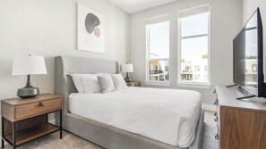 1 bedroom, desk, iron/ironing board, WiFi