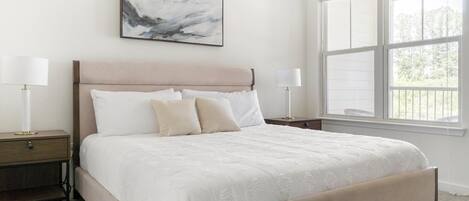 Desk, iron/ironing board, WiFi, bed sheets