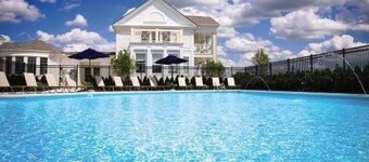 Landing | Incredible 1BD, Gym, Clubhouse