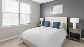 1 chambre, bureau, fer et planche à repasser, Wi-Fi