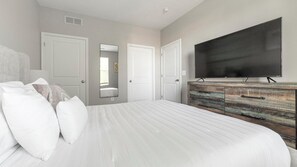 1 dormitori, escriptori, planxa i posts de planxar i wifi 