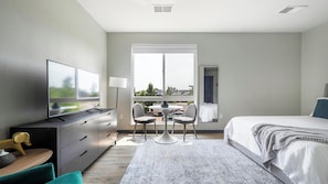 Desk, iron/ironing board, WiFi, bed sheets