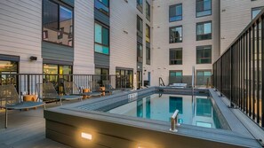 Pool - Landing | Chic Studio in Fort Collins (Fort Collins)