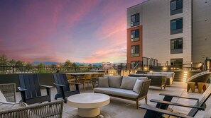 屋外ダイニングエリア