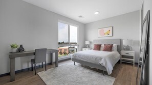 Bureau, fer et planche à repasser, Wi-Fi, draps fournis