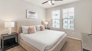 2 bedrooms, desk, iron/ironing board, WiFi - Landing | Stunning 2BD, Pool, Clubhouse (Wesley Chapel)