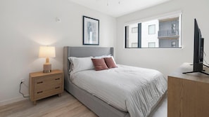 1 habitación, escritorio, tabla de planchar con plancha y wifi 