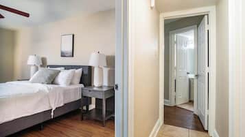 2 bedrooms, desk, iron/ironing board, WiFi