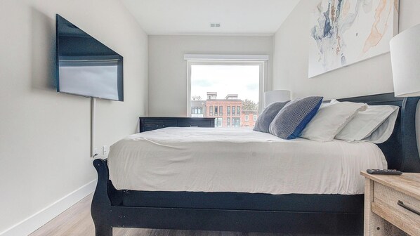 1 bedroom, desk, iron/ironing board, WiFi