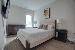1 bedroom, desk, iron/ironing board, WiFi