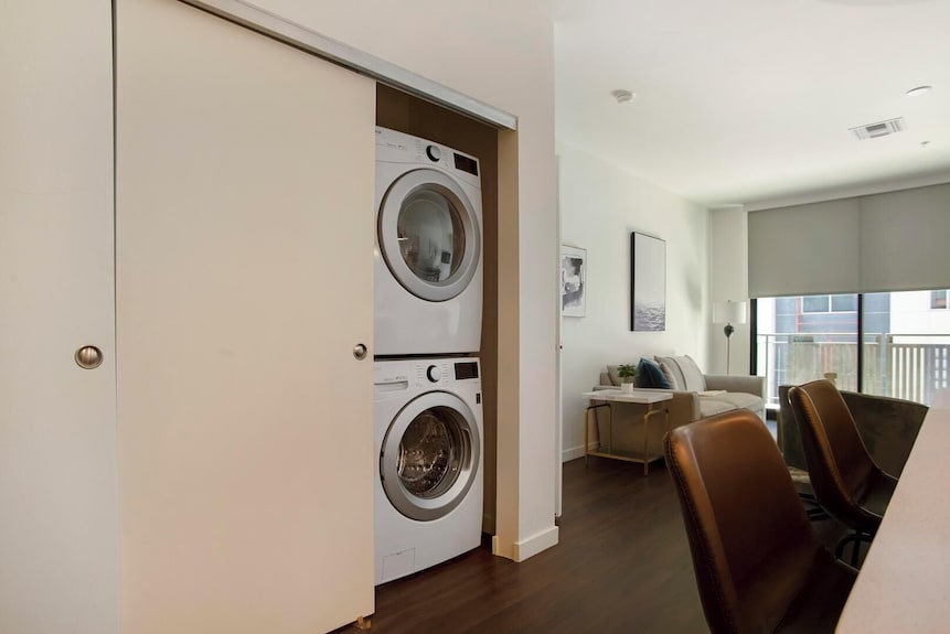 Landing | Chic 2bd, Clubhouse, Gym - Tucson, AZ