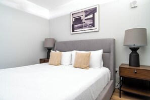 Bureau, fer et planche à repasser, Wi-Fi, literie fournie