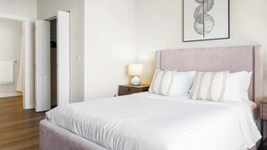 2 bedrooms, desk, iron/ironing board, WiFi