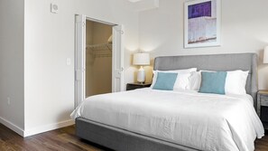 2 Schlafzimmer, Schreibtisch, Bügeleisen/Bügelbrett, WLAN