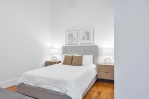 2 bedrooms, desk, iron/ironing board, WiFi