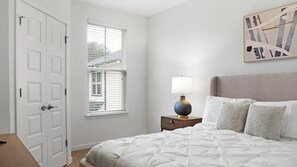 2 Schlafzimmer, Schreibtisch, Bügeleisen/Bügelbrett, WLAN