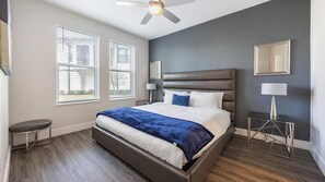 2 slaapkamers, een bureau, een strijkplank/strijkijzer, wifi