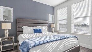 3 Schlafzimmer, Schreibtisch, Bügeleisen/Bügelbrett, WLAN