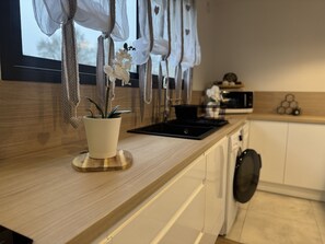 Fridge, microwave, oven, dishwasher