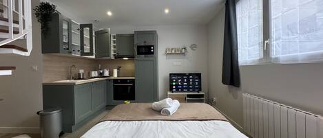 1 bedroom, iron/ironing board, free WiFi, bed sheets