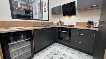 KĂŒhlschrank, Mikrowelle, Ofen, GeschirrspĂŒler