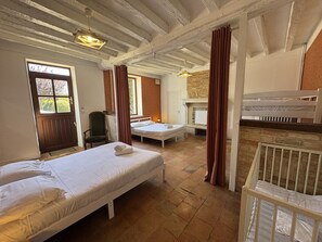 4 chambres, Wi-Fi gratuit, draps fournis