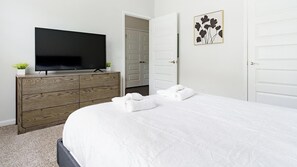 2 Schlafzimmer, Schreibtisch, Bügeleisen/Bügelbrett, WLAN