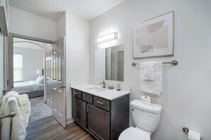 Bathroom - Landing | Chic 1BD, Clubhouse, Pool (Cincinnati)